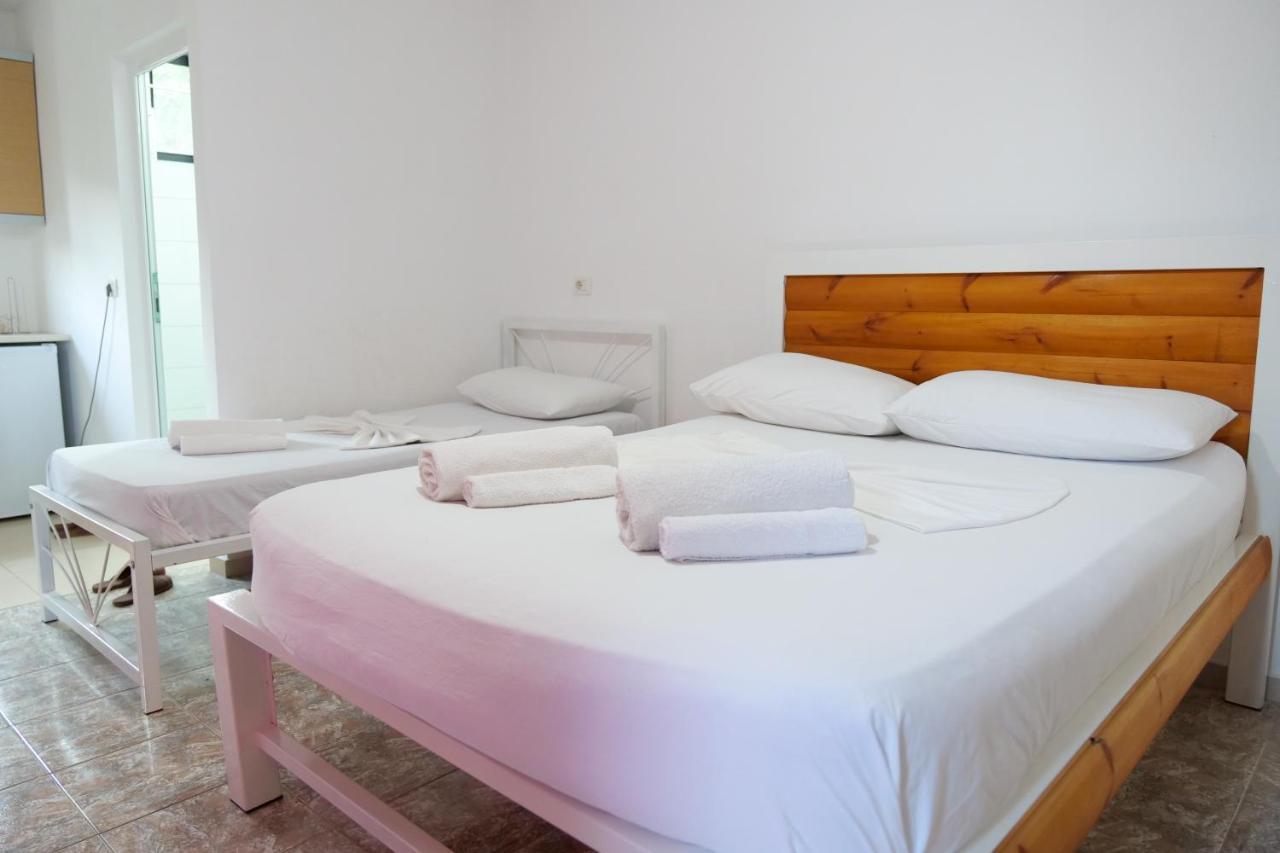 Villa Allkushi Sarandë Exteriör bild