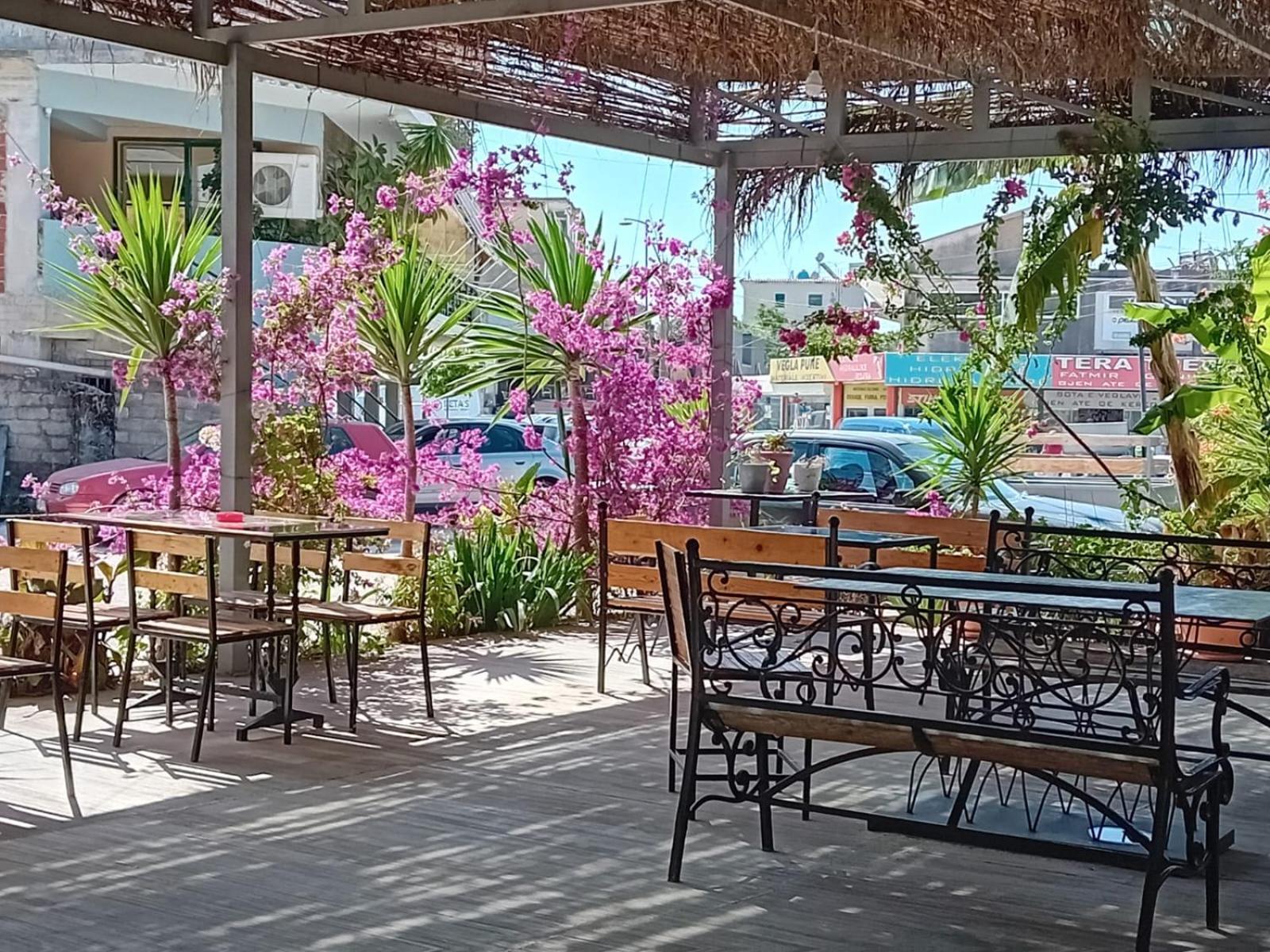 Villa Allkushi Sarandë Exteriör bild