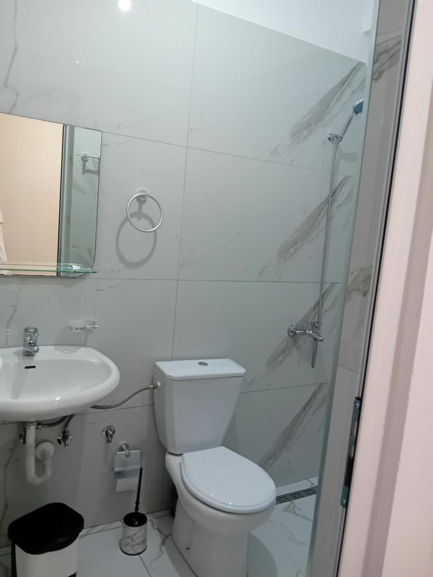 Villa Allkushi Sarandë Rum bild